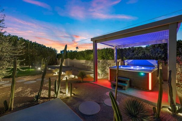 Exterior, Hot Tub
