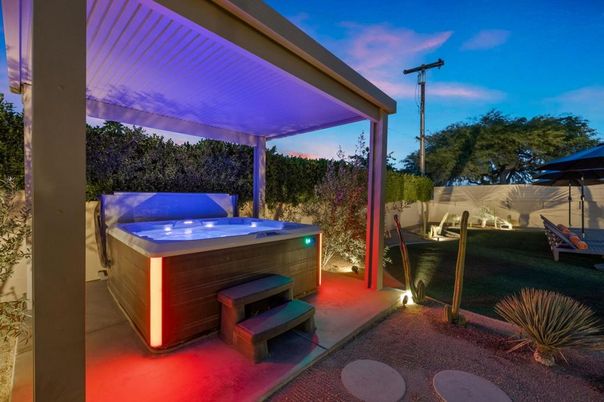 Exterior, Hot Tub