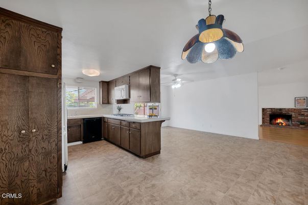 Fireplace, Interior, Kitchen, Pendant Lights