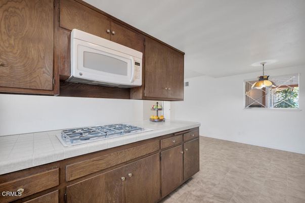 Interior, Kitchen, Pendant Lights, Tile Countertops