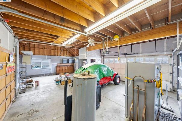 Garage, Interior, Wooden Beams, Wooden Ceilings