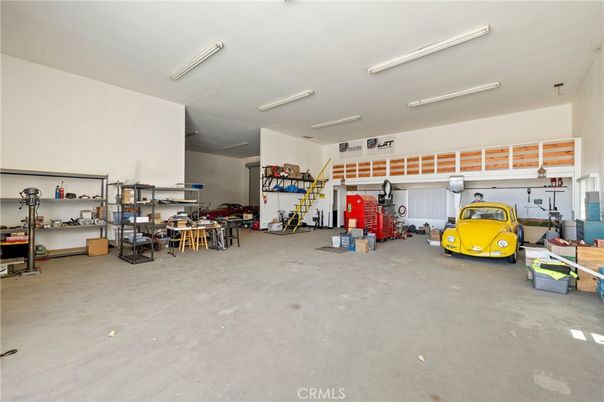 Garage, Interior