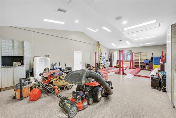 Fitness Equipment, Interior, Recessed Lighting