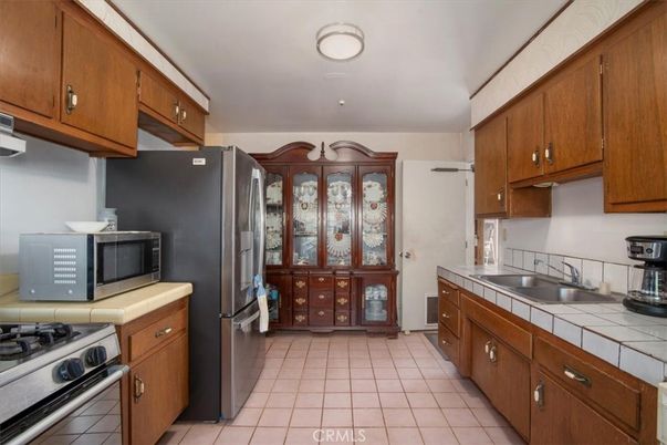 Interior, Kitchen, Tile Countertops