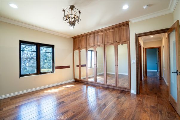Chandelier, Empty room, Interior, Recessed Lighting, Wood Texture Flooring