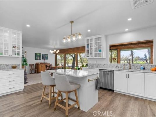 Chandelier, Dining room, Interior, Kitchen, Pendant Lights, Recessed Lighting, Wood Texture Flooring