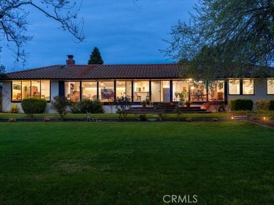 Backyard, Exterior, Facade, Ranch