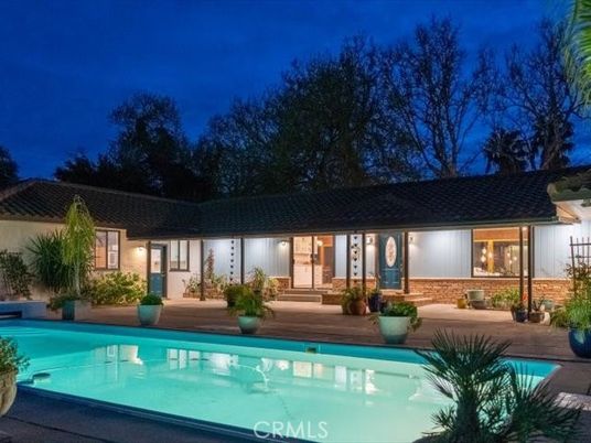 Exterior, Pool