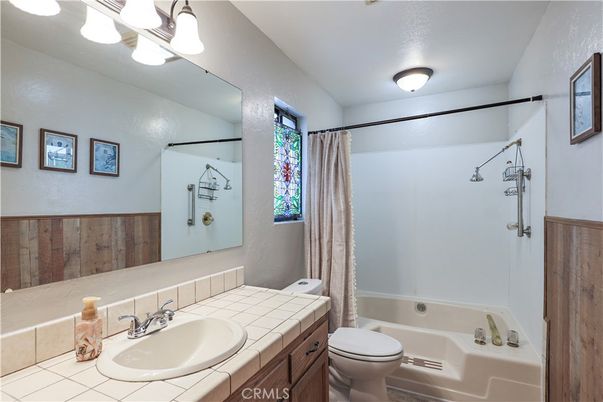 Bathroom, Interior, Tile Countertops
