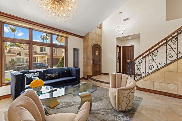 Chandelier, Interior, Living room