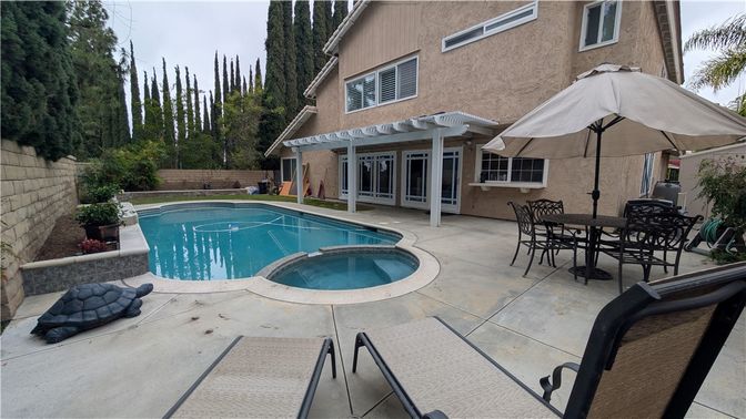 Exterior, Pool