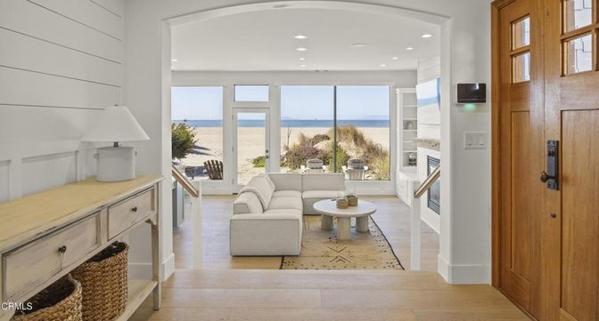 Interior, Living room, Recessed Lighting, Water, Wood Texture Flooring