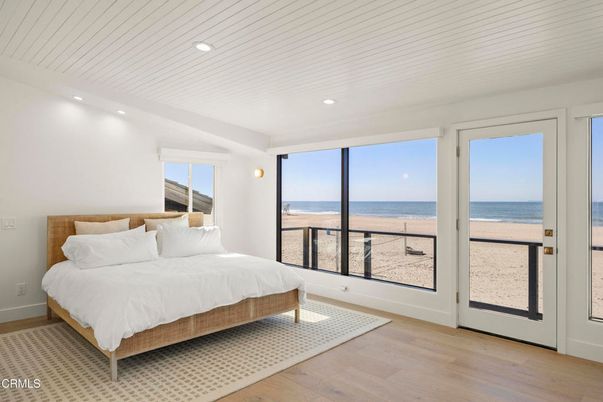 Bedroom, Interior, Recessed Lighting, Water, Wood Texture Flooring