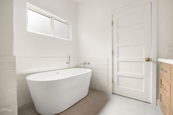 Bathroom, Free Standing Baths, Interior