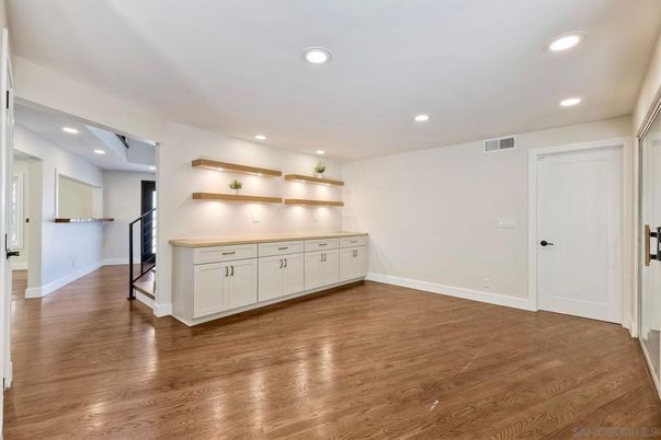 Empty room, Interior, Recessed Lighting, Wood Texture Flooring