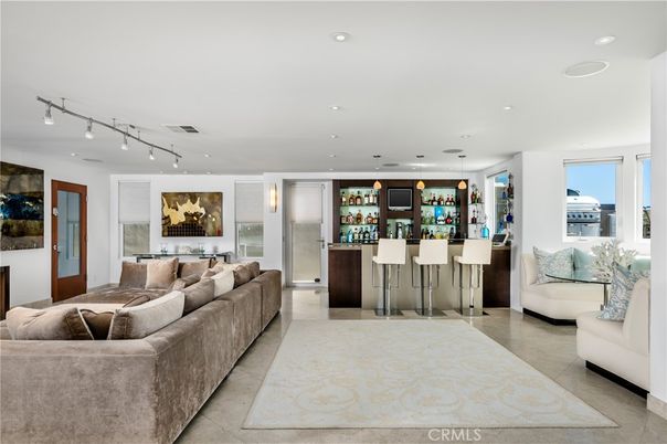 Interior, Living room, Pendant Lights, Recessed Lighting