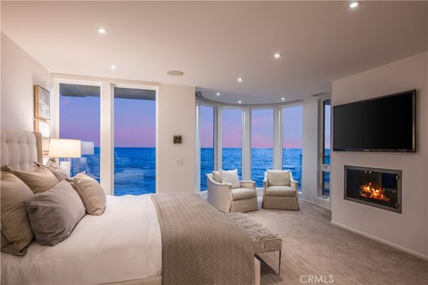 Bedroom, Fireplace, Interior, Recessed Lighting, Water