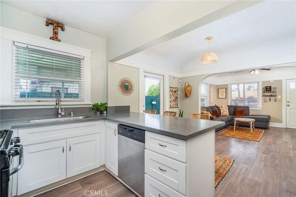 Interior, Kitchen, Living room, Pendant Lights, Wood Texture Flooring