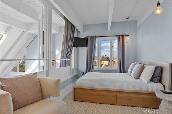 Bedroom, Interior, Pendant Lights