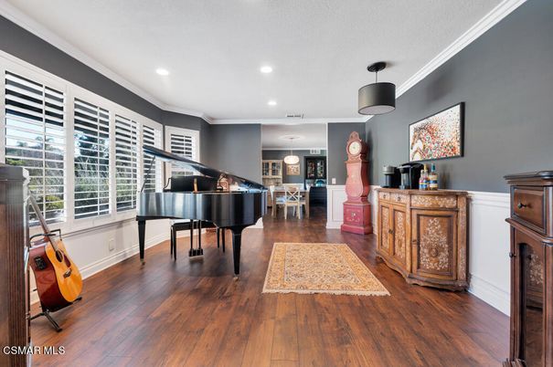 Interior, Piano, Recessed Lighting, Wood Texture Flooring