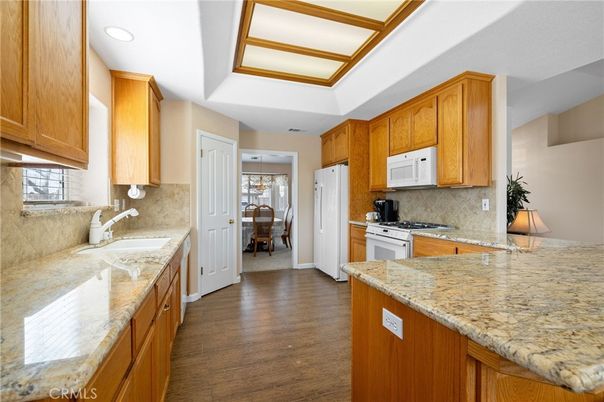 Dining room, Interior, Kitchen, Pendant Lights, Recessed Lighting, Wood Texture Flooring