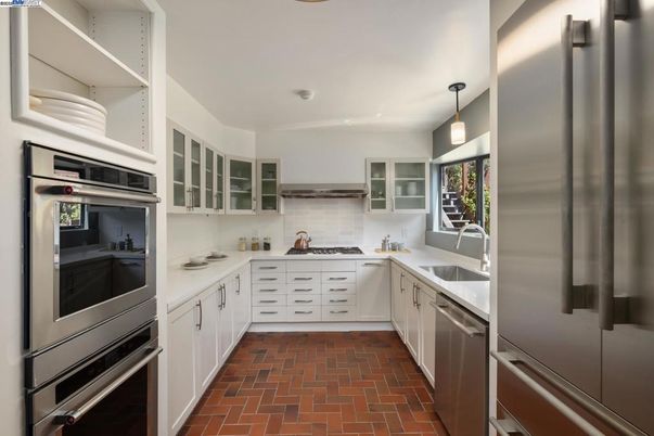 Interior, Kitchen, Pendant Lights, Stainless Steel Appliances