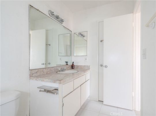 Bathroom, Interior, Tile Countertops