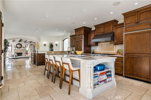 Fireplace, Interior, Kitchen, Recessed Lighting