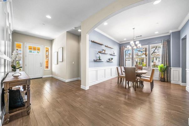 Chandelier, Dining room, Interior, Recessed Lighting, Wood Texture Flooring