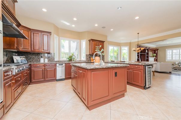 Interior, Kitchen, Living room, Recessed Lighting, Stainless Steel Appliances