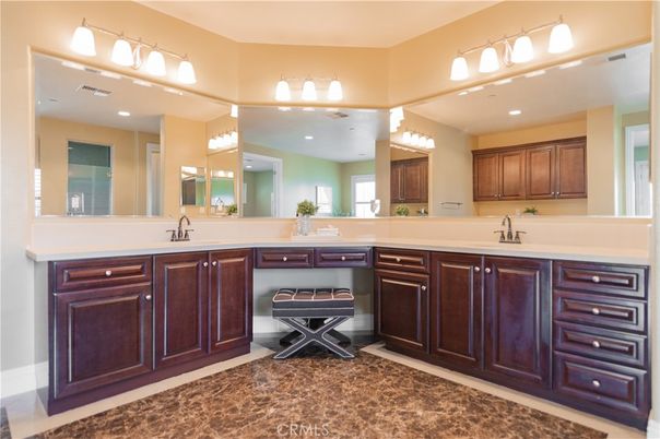 Bathroom, Dual Sink Vanities, Interior