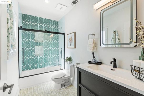Bathroom, Interior, Recessed Lighting