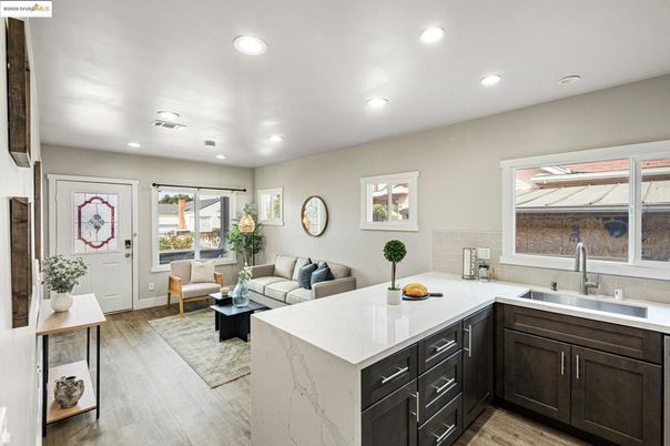 Interior, Kitchen, Living room, Recessed Lighting, Wood Texture Flooring