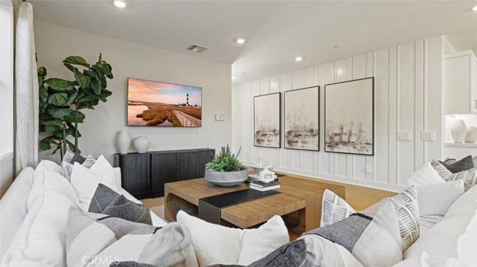 Interior, Living room, Recessed Lighting, Wood Texture Flooring