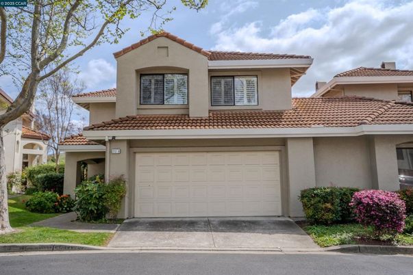 Attached, Exterior, Facade, Mediterranean