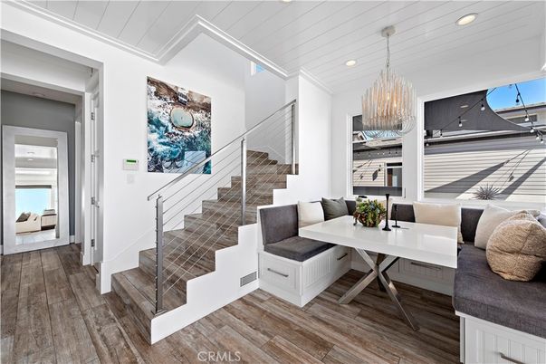 Chandelier, Dining room, Interior, Recessed Lighting, Wood Texture Flooring