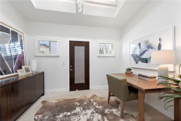 Home Office, Interior