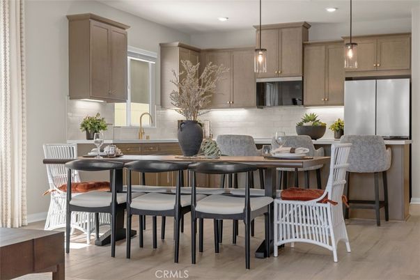 Dining room, Interior, Kitchen, Pendant Lights, Recessed Lighting, Wood Texture Flooring