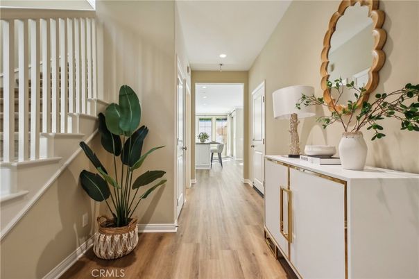 Interior, Recessed Lighting, Wood Texture Flooring