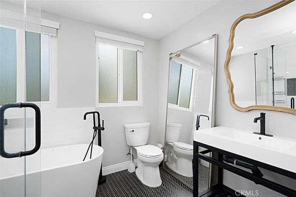 Bathroom, Free Standing Baths, Glass Shower, Interior, Recessed Lighting