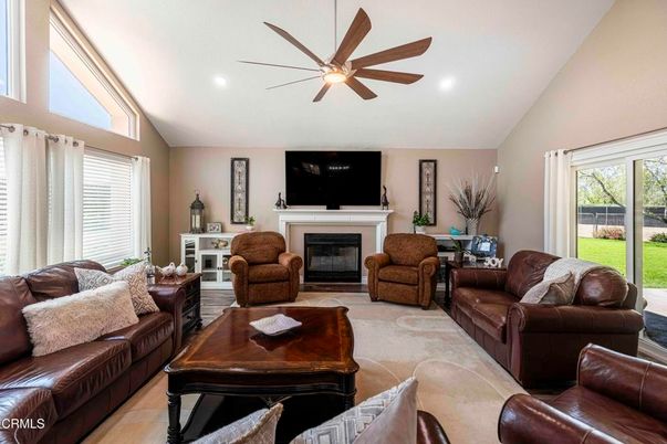 Fireplace, Interior, Living room, Recessed Lighting