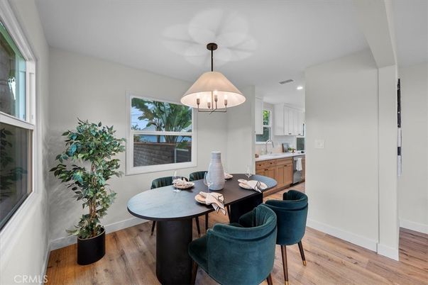 Dining room, Interior, Kitchen, Pendant Lights, Recessed Lighting, Wood Texture Flooring