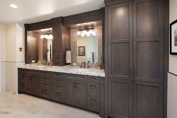 Bathroom, Dual Sink Vanities, Interior, Recessed Lighting
