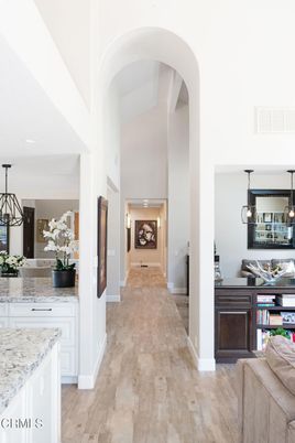 Interior, Pendant Lights, Wood Texture Flooring