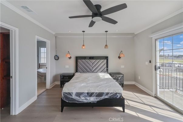 Bedroom, Interior, Pendant Lights, Wood Texture Flooring