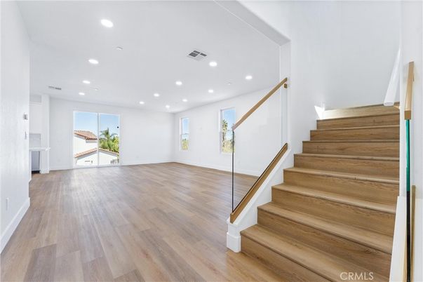 Empty room, Interior, Recessed Lighting, Wood Texture Flooring
