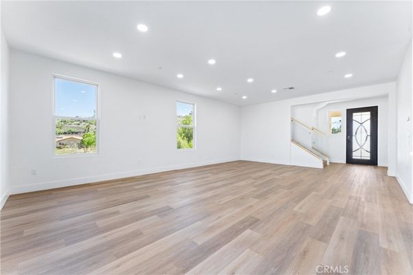 Empty room, Interior, Recessed Lighting, Wood Texture Flooring