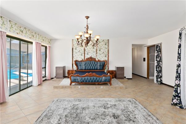 Chandelier, Interior