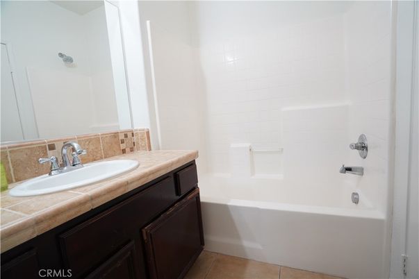 Bathroom, Interior, Tile Countertops
