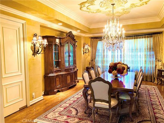 Chandelier, Dining room, Interior, Recessed Lighting, Wood Texture Flooring